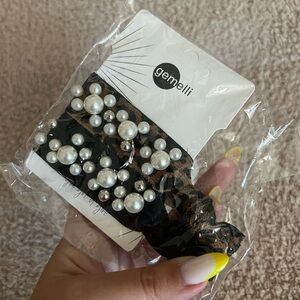 Gemelli jewelry pearl hair ties